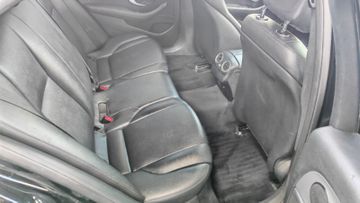 Mercedes E 200 - 12