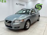 Volvo V50 1.6 D Momentum / LEDER / AHK / NAVI - Volvo V50 mit Diesel-Antrieb