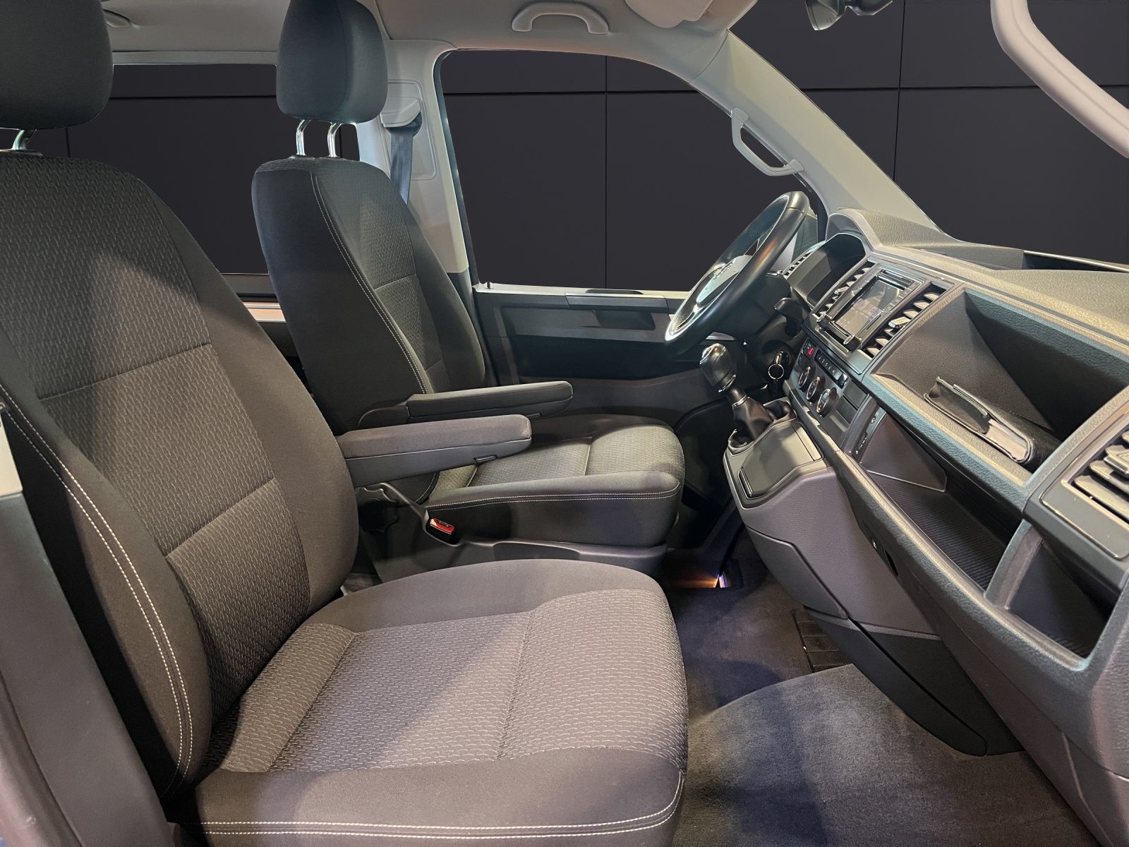 Fahrzeugabbildung Volkswagen T6 Multivan TDI Trendl. Standhzg Navi Climatroni