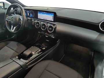 Mercedes CLA 180 Shooting Brake - 9