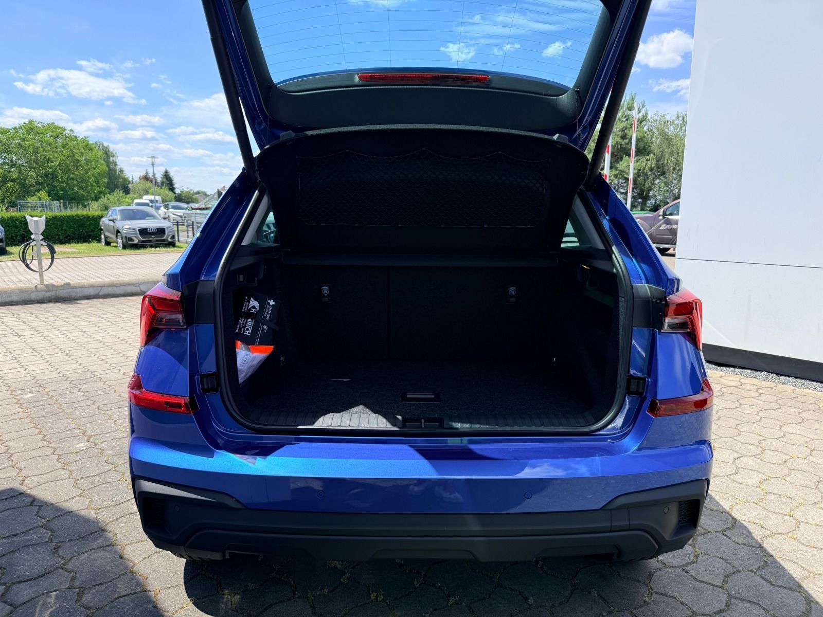 Fahrzeugabbildung SKODA Kamiq Balance 1,5 TSI 110 kW 7-Gang-DSG*AHK*eHec