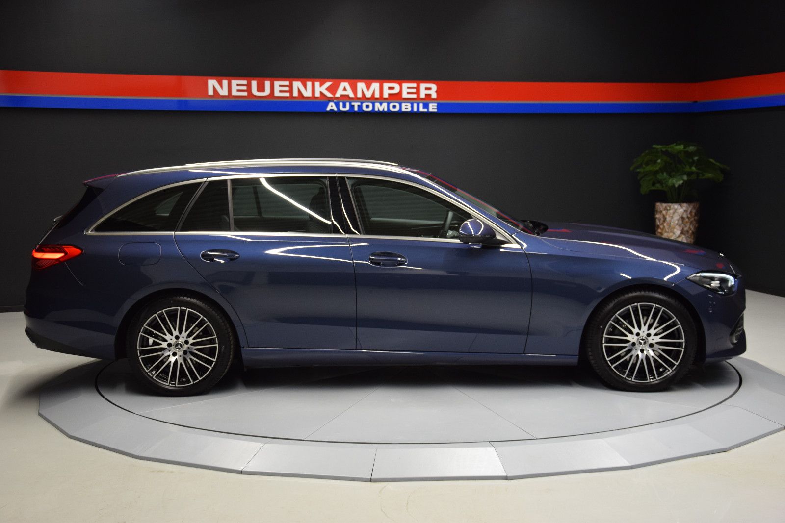 Fahrzeugabbildung Mercedes-Benz C 180 C T-Modell Avantgarde MBUX LED Kamera