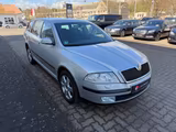 Skoda Octavia Combi*Xenon*Automatik*1.Hand - Skoda Octavia aus 2007: Kombi