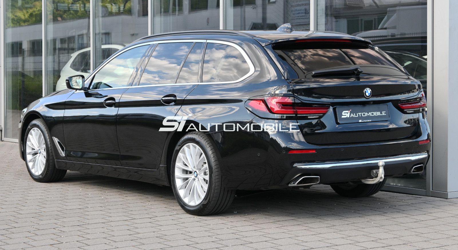 Fahrzeugabbildung BMW 530d xDr. Touring Luxury °UVP 95.800€°ADAP.DRIVE