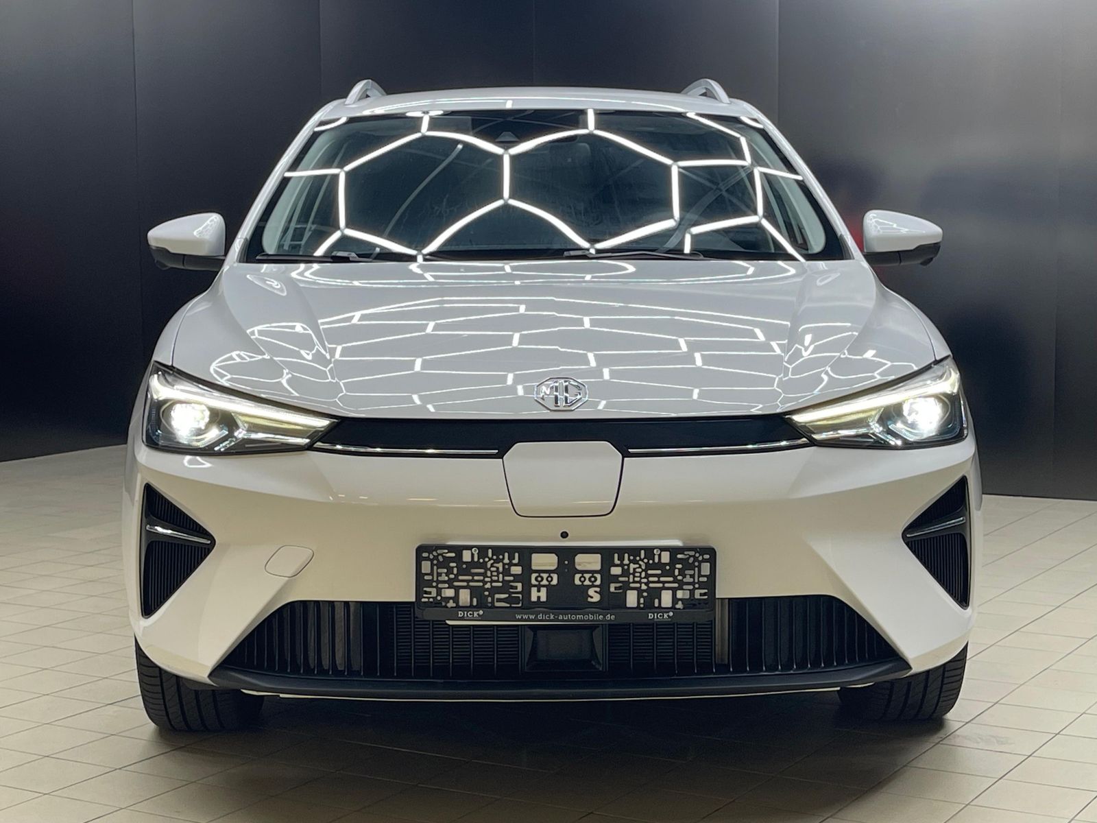 Fahrzeugabbildung MG MG5 51 KWH Luxury NAVI+LED+SHZ+DAB+ACC+360°+DAB+