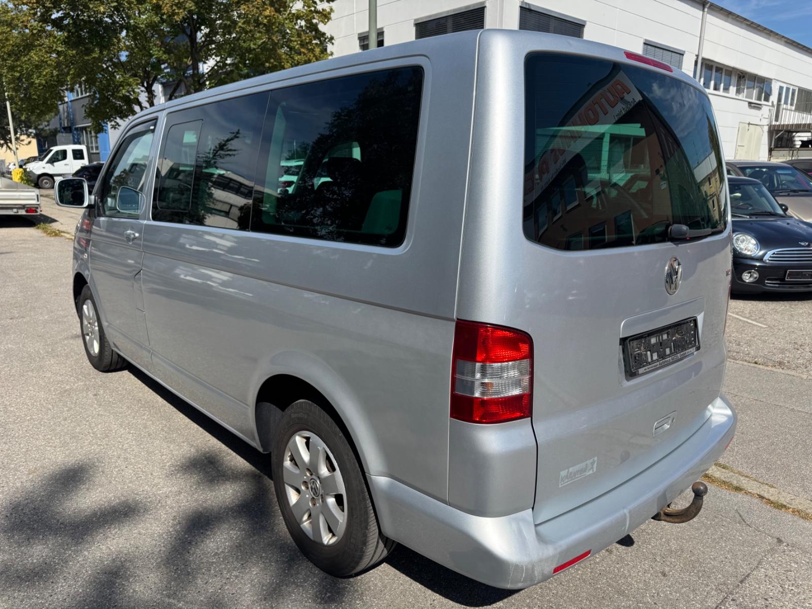 Volkswagen T5 Multivan Comfortline 2.5 TDI 5 cyl. 174 ch BVA / 1ère main / Chauffage auxiliaire / GPS / Attelage