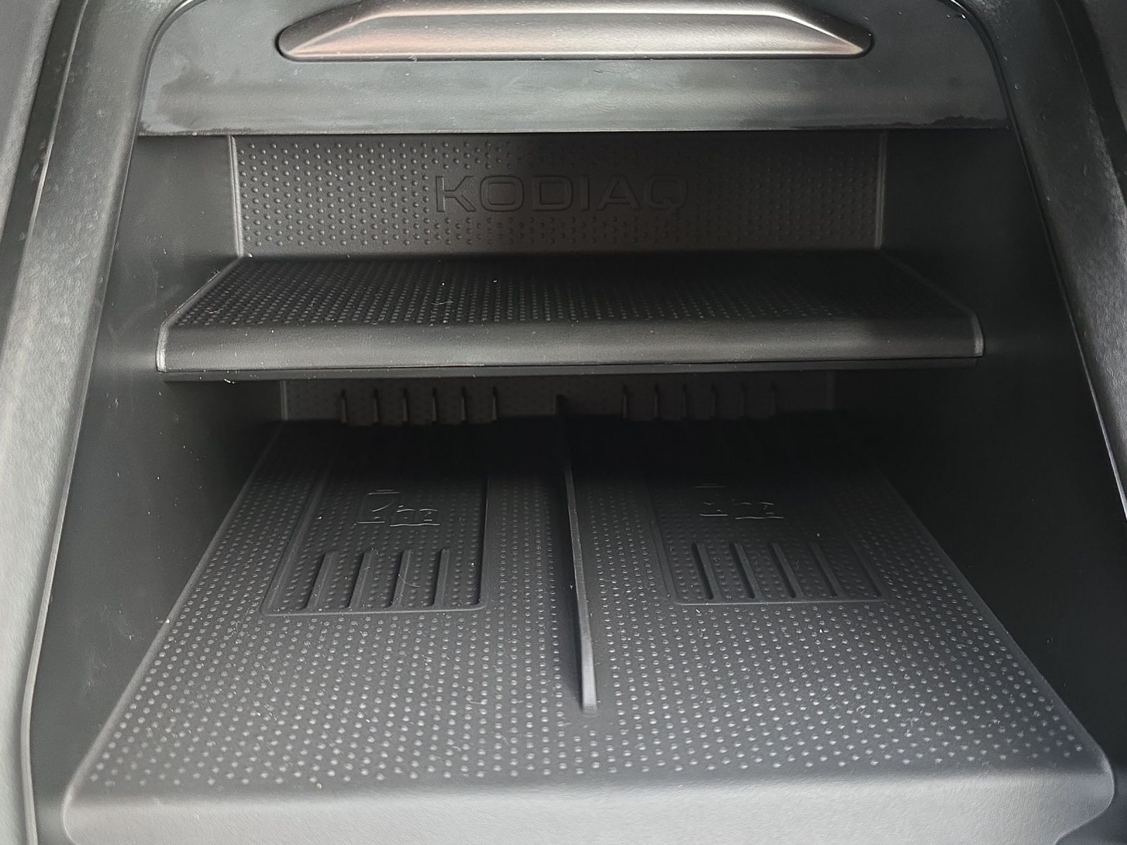 Fahrzeugabbildung SKODA Kodiaq RS 2.0 TSI 195 kW 4x4 MATRIX AREA AHK HEA