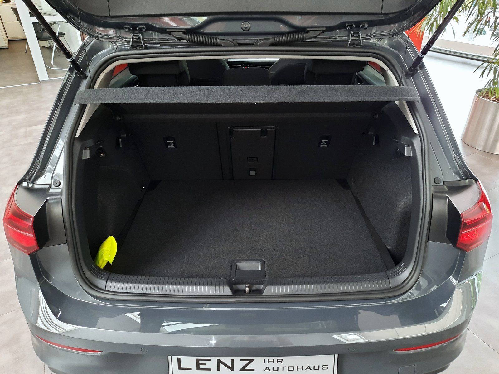Fahrzeugabbildung Volkswagen Golf Active TDI DSG *AHK*Panodach*Navi*Cam*LED*