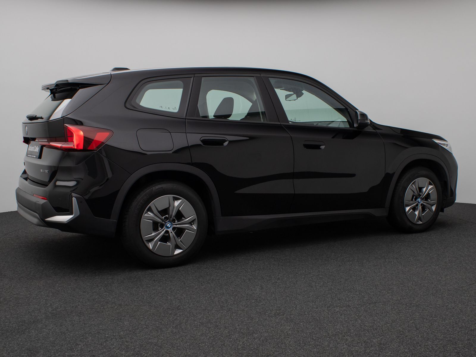 Fahrzeugabbildung BMW iX1 xDrive30 Kamera DAB Sitzhzg LED M Fahrwerk