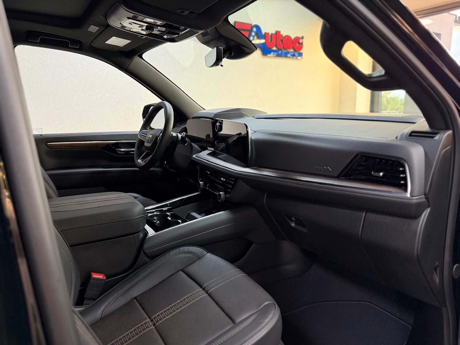 Fahrzeugabbildung Chevrolet 2026 SUBURBAN HIGH COUNTRY 24"-PANORAMA