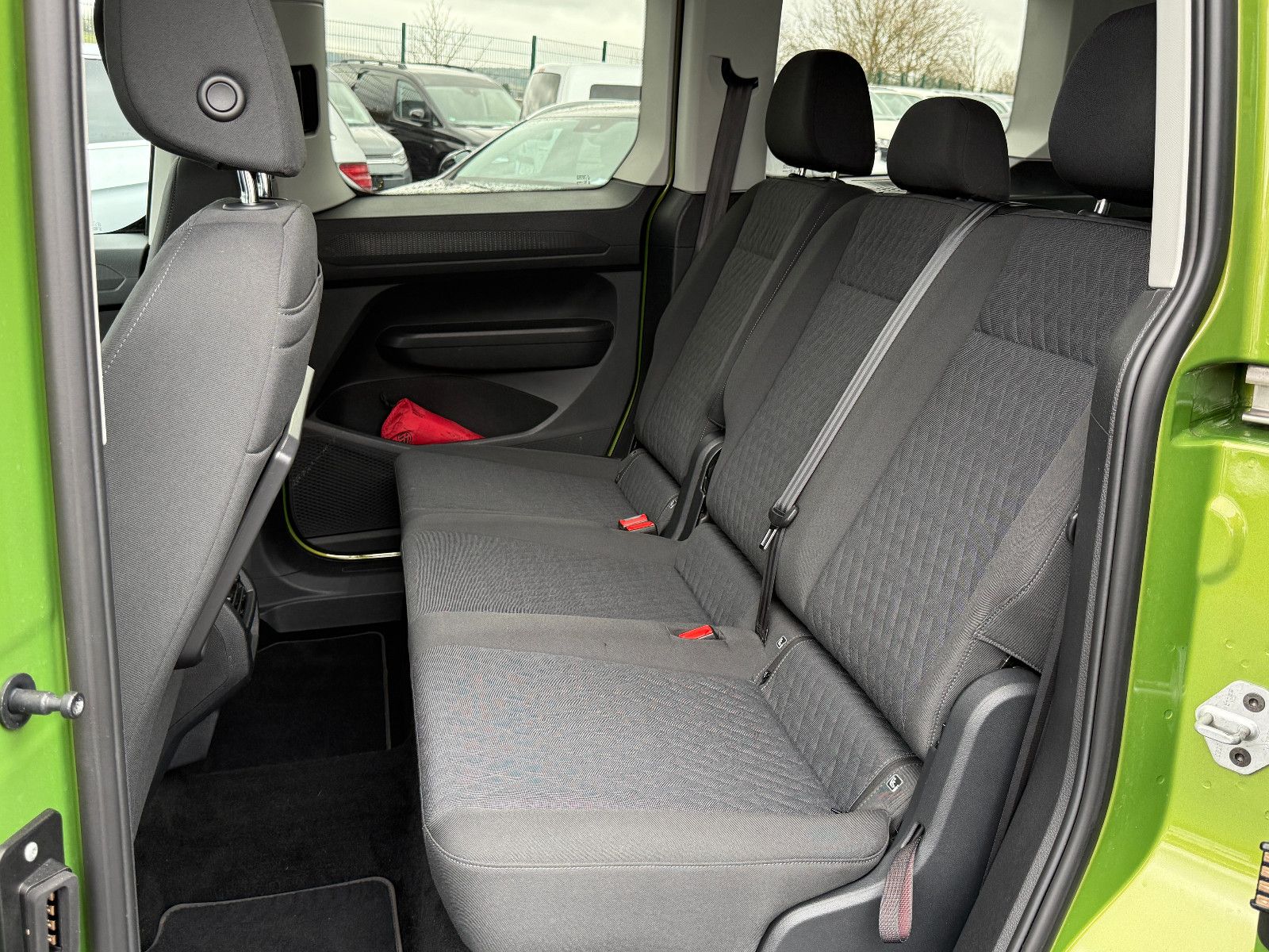 Fahrzeugabbildung Volkswagen Caddy Life 2.0 TDI ACC DAB PDC SHZ Winterpaket