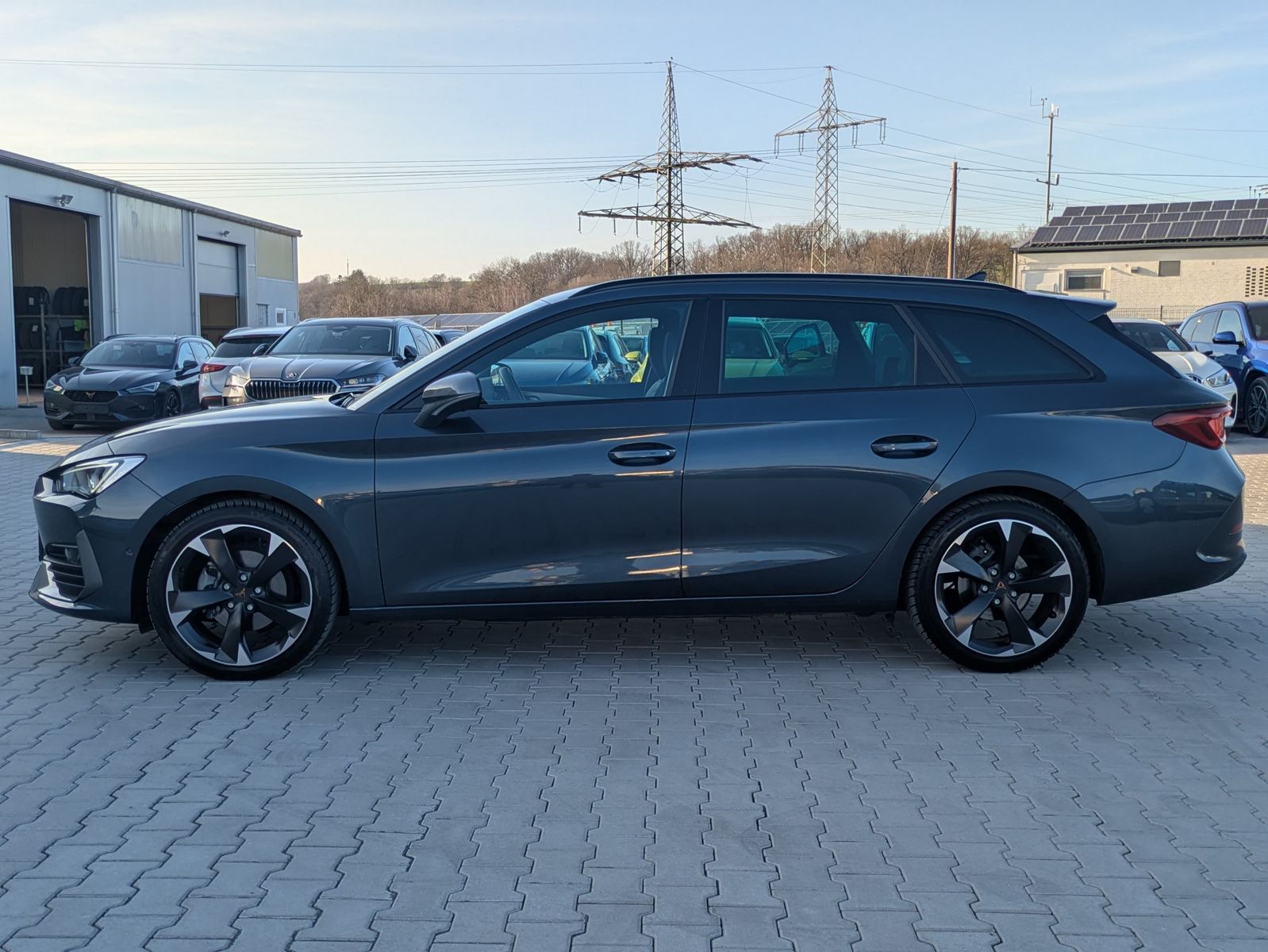Fahrzeugabbildung CUPRA Leon 1.5 eTSI DSG MATRIX-LED*ACC*APP*KAMERA*18"