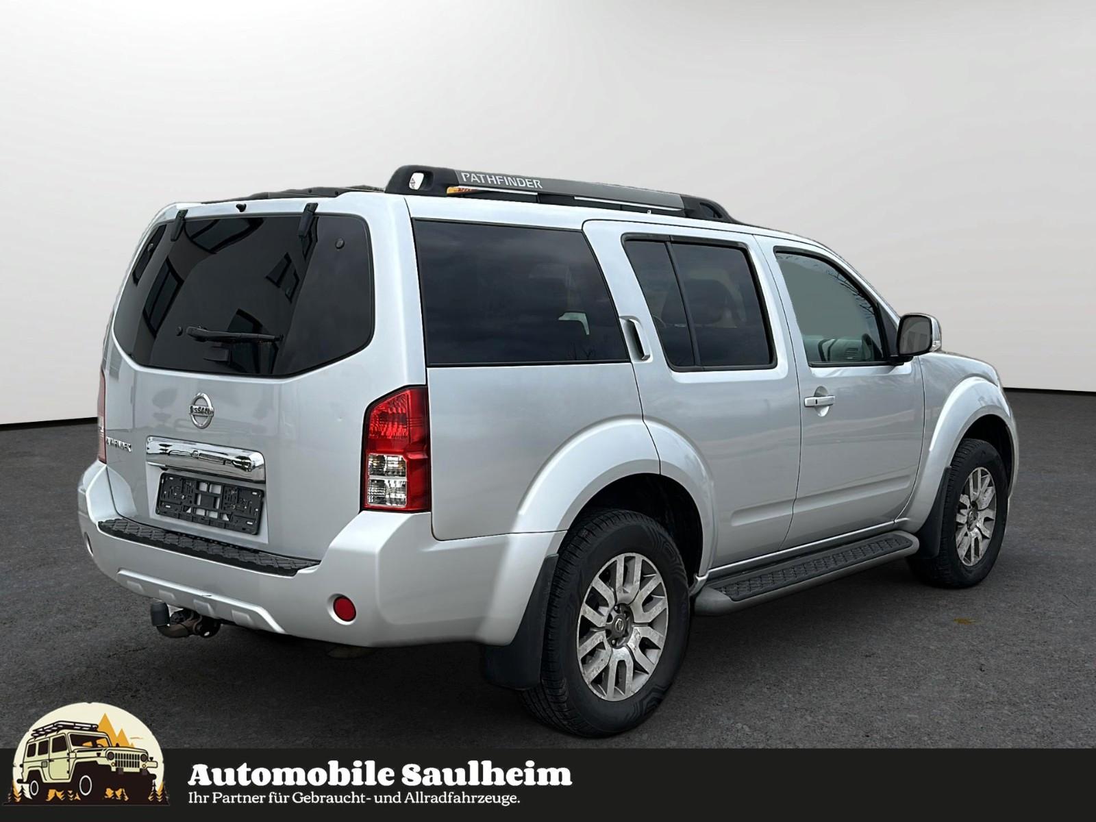 NISSAN PATHFINDER 2.5 dCi 190ch LE 4X4 - 7 PLACES - TOIT PANORAMIQUE - INTERIEUR CUIR CHAUFFANT - GPS - ATTELAGE