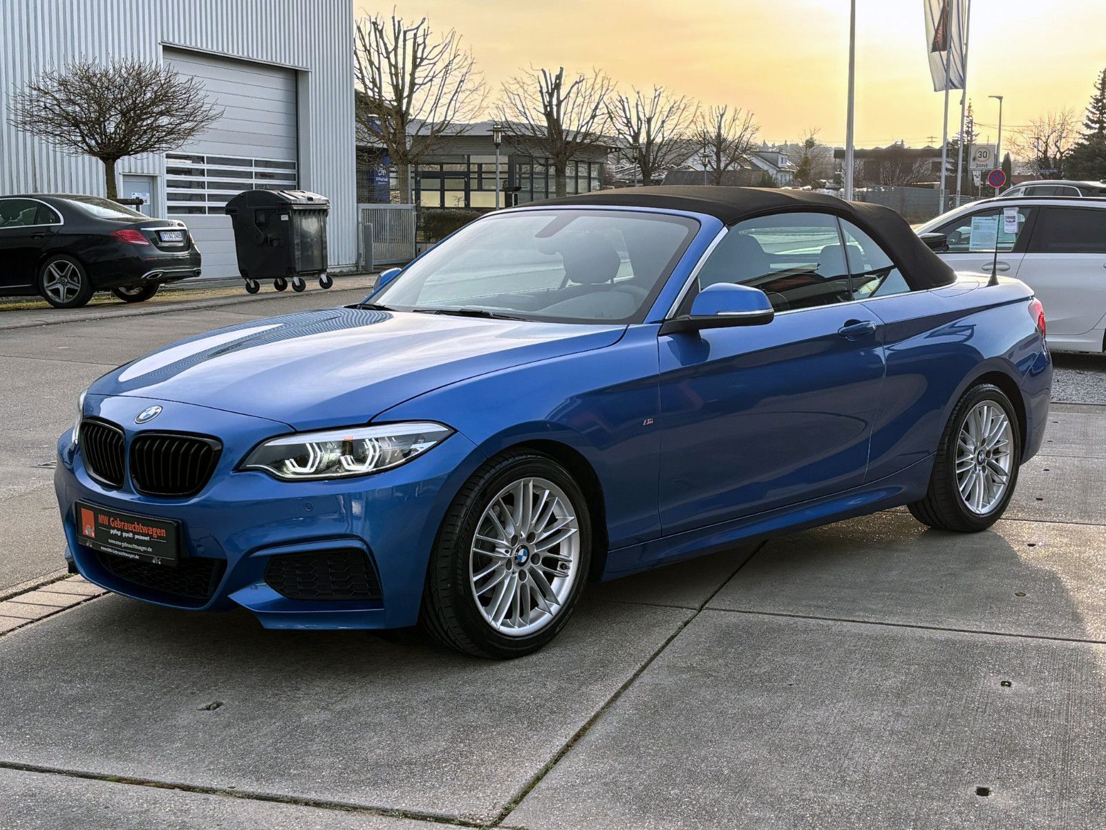 Fahrzeugabbildung BMW 218i Cabrio M-Sport LED PDC SHZ NAV H&K BT LHZ