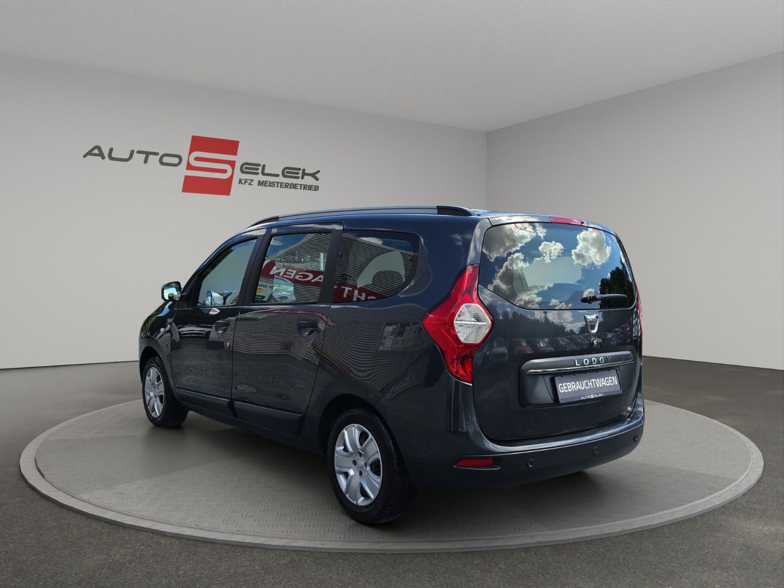 Fahrzeugabbildung Dacia Lodgy Comfort 7x Sitzer Navigation Tempomat
