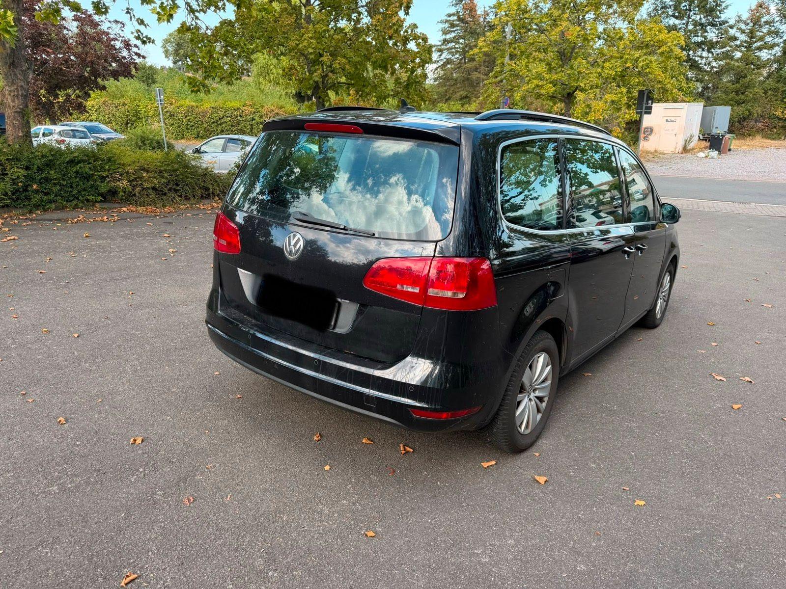 Volkswagen Sharan 2010 — interior