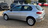 Alfa Romeo 147 1.6 aus 1 Hand mit Klima Tüv bis10/26 - Alfa Romeo 147 aus 2001
