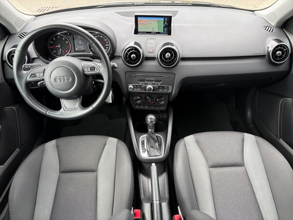 Fahrzeugabbildung Audi A1 Sportback 1.0 TFSI design