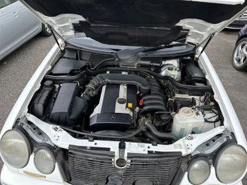 Mercedes E 280 - 11
