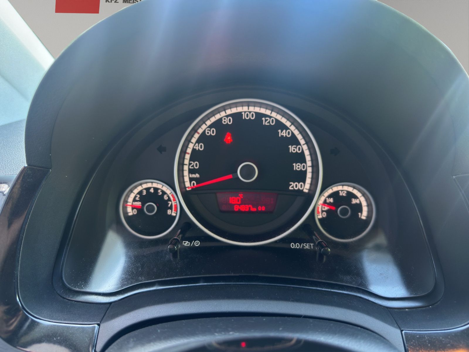 Fahrzeugabbildung Volkswagen up! cheer up! KLIMA 4-TÜRIG AUS 1.HAND