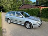 Skoda Octavia Combi 1.8 Turbo Elegance Automatik E... - gebrauchte Skoda Octavia aus dem Jahr 2001