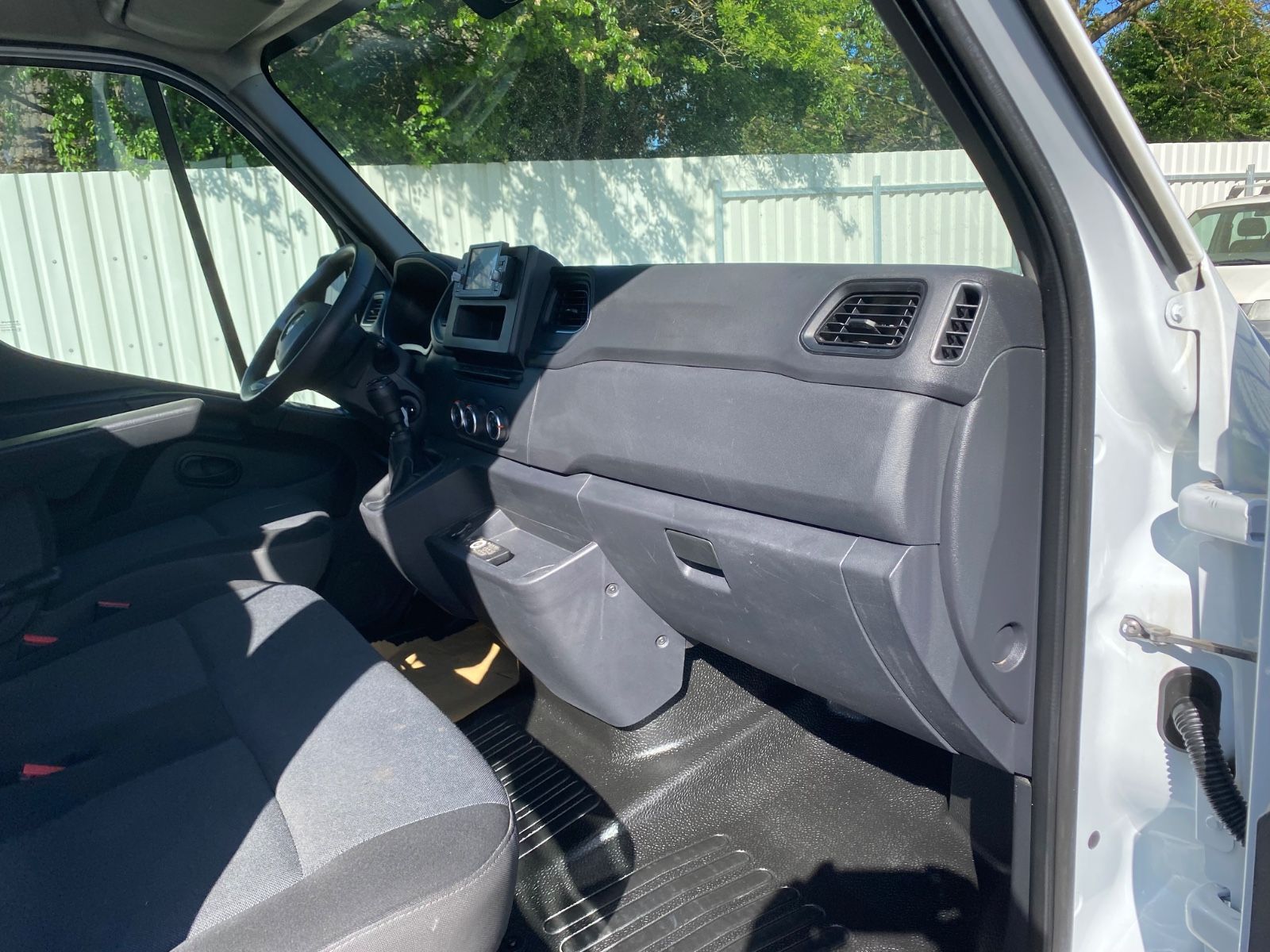 Fahrzeugabbildung Renault Master III Kasten L3H2 3,5t Doka,7-Sitzer,AHK