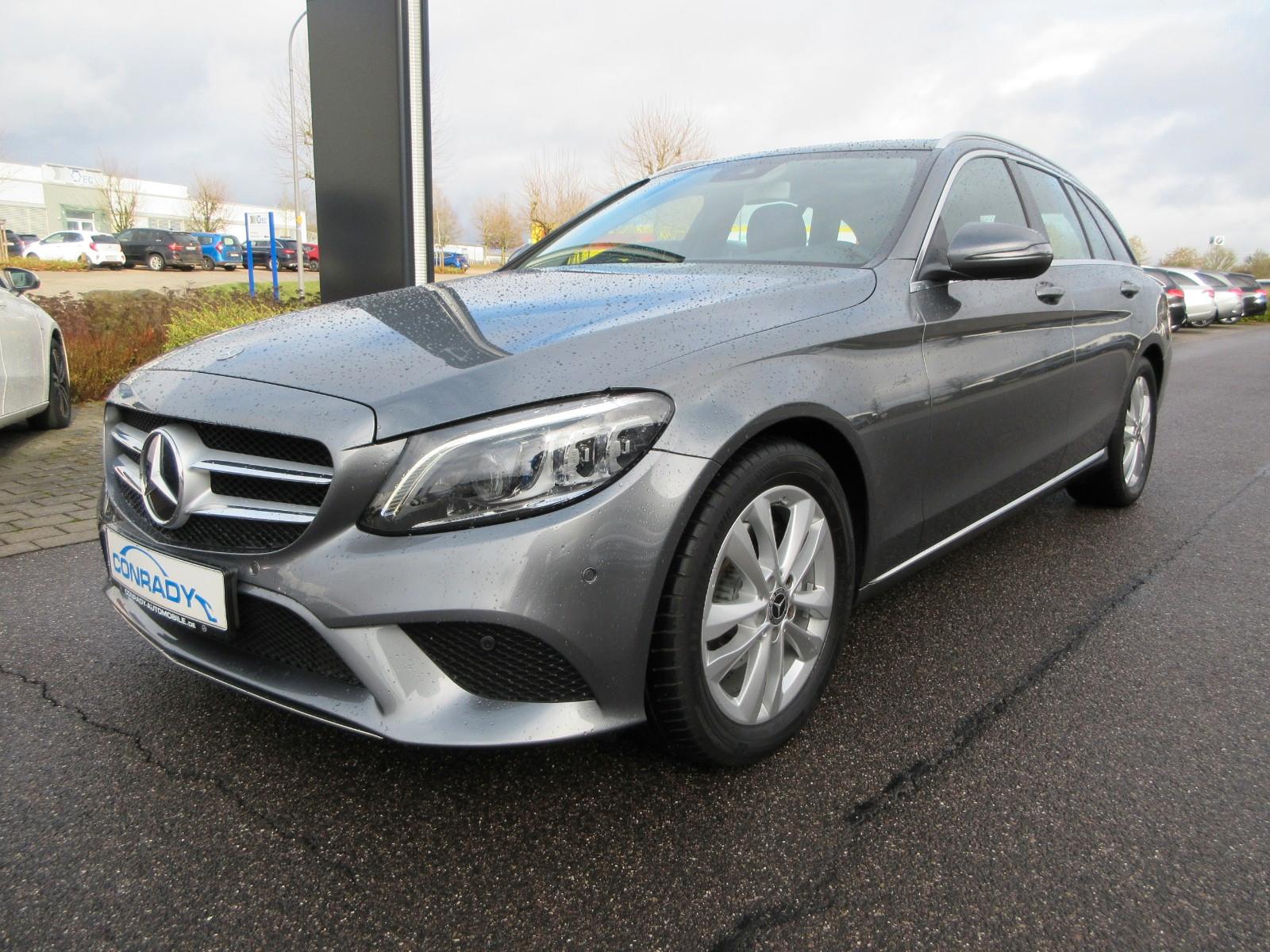 Mercedes-Benz C 220 d T Avantgarde 9G LED Navi Kamera Pano AHK