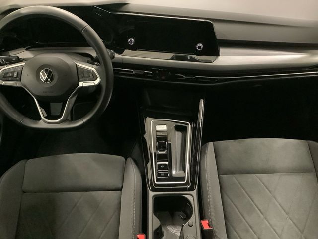 Golf Variant Style 1,5 l eTSI 96 kW DSG  Standhe