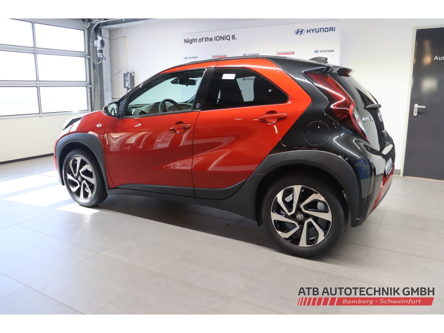 Fahrzeugabbildung Toyota Aygo X Air Team D 1,0-l-VVT-i Faltdach Apple Car