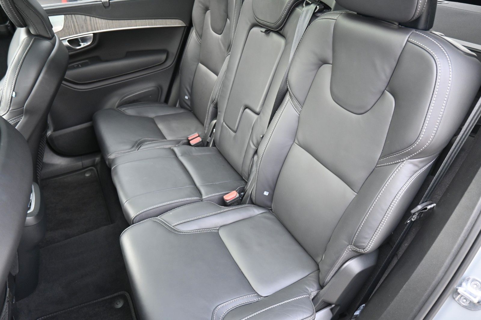 Fahrzeugabbildung Volvo XC90 B5 D AWD Ultimate Bright*STHZ*LUFT*360°*AHK