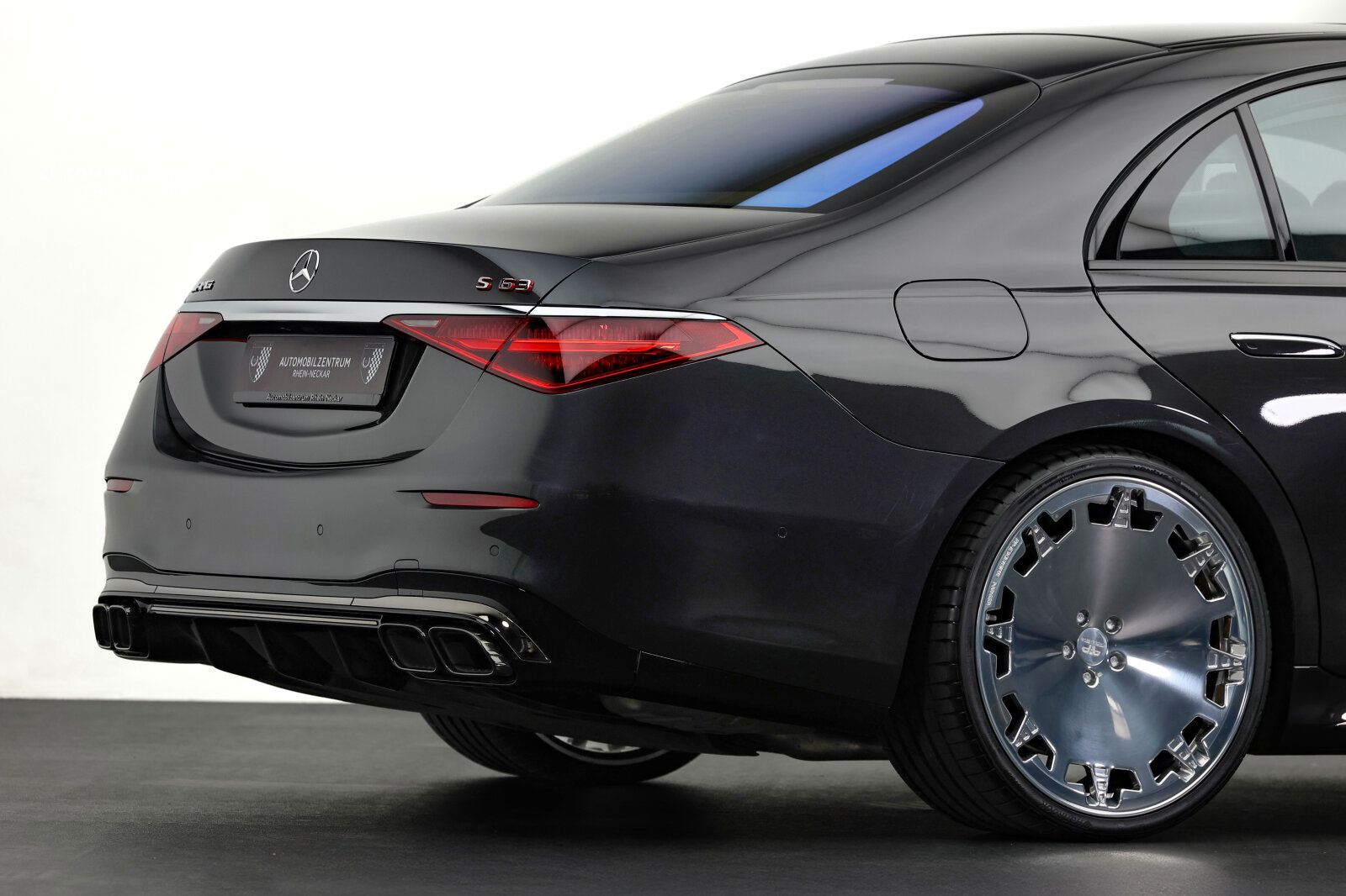 Mercedes-Benz S 63 AMG - Bild 12