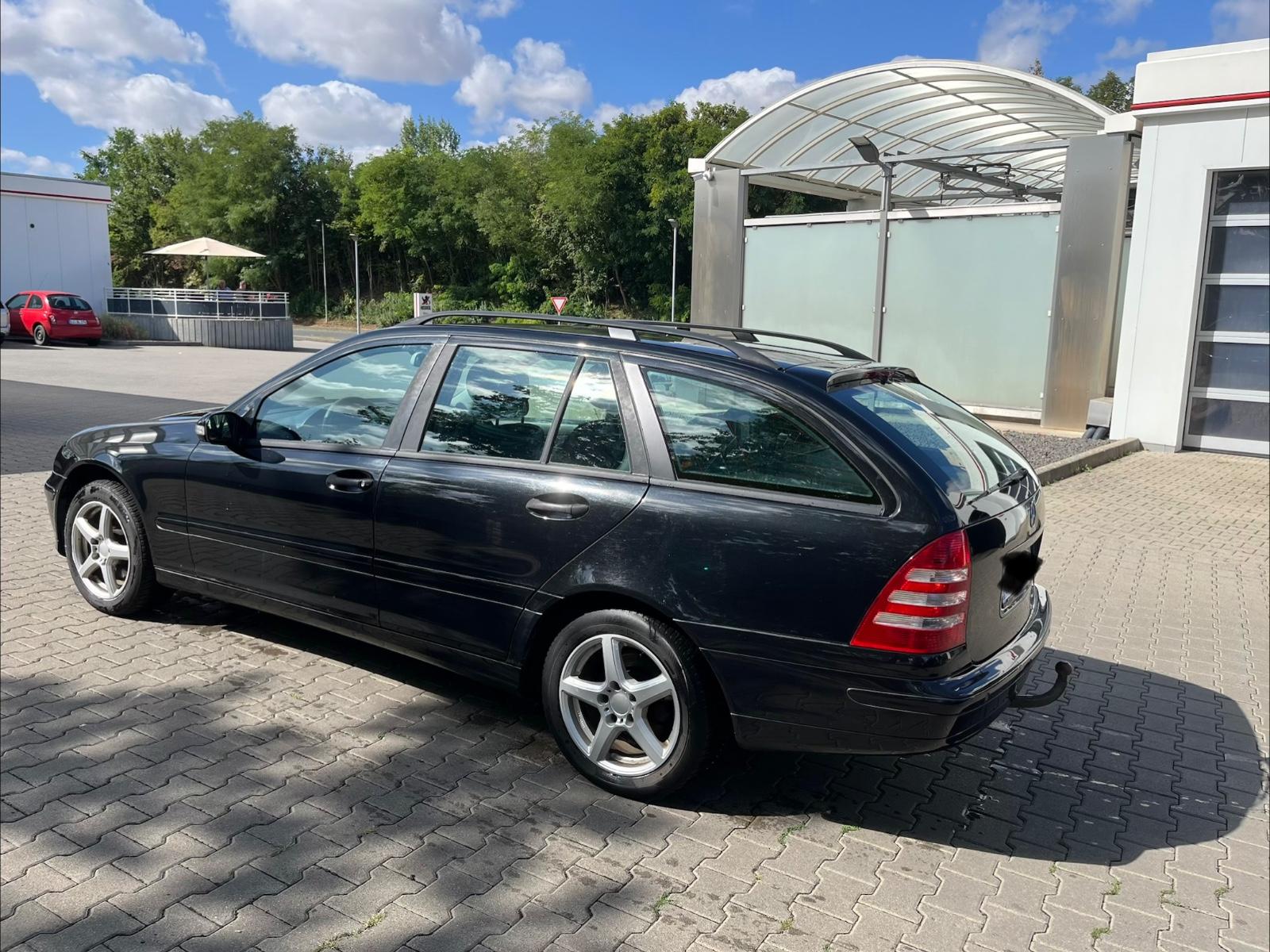 Mercedes-Benz C200 2006 — engine 2.148 cm³, 122 HP (90kW)