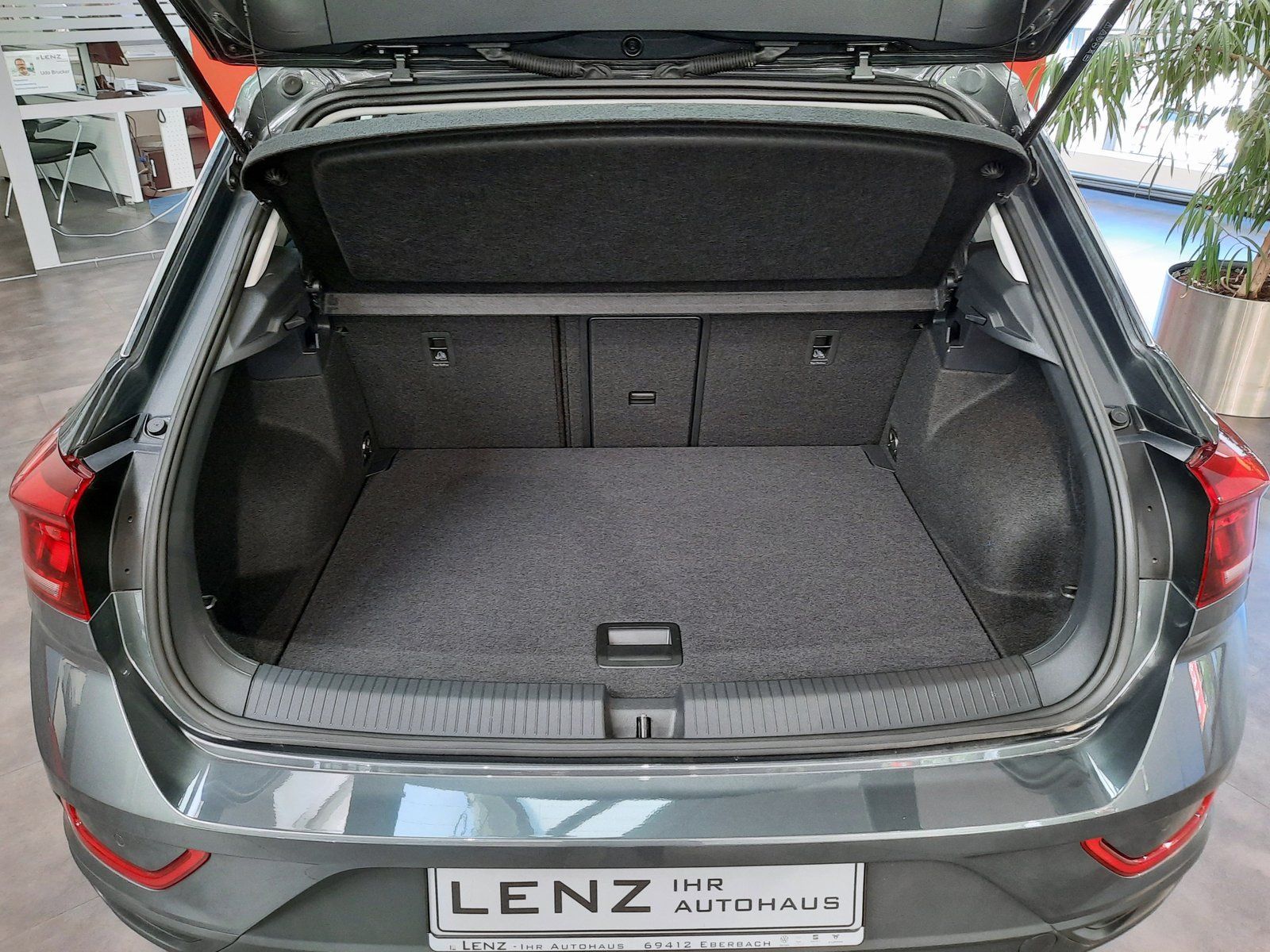 Fahrzeugabbildung Volkswagen T-Roc TSI *AHK*Standhzg*Cam*LED*Sitzhzg*Navi*ACC