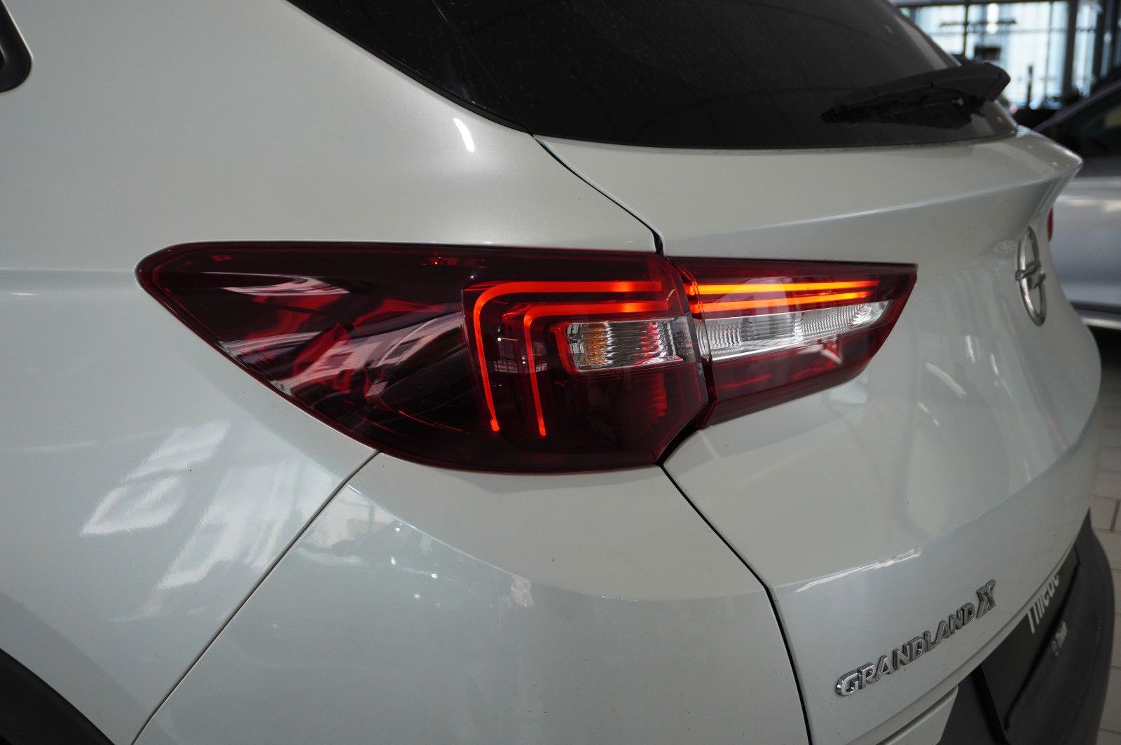 Fahrzeugabbildung Opel Grandland (X) 1.2T INNOV. NAVI/LED/KAMERA/PANO.