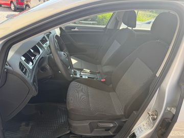 Volkswagen Golf - 8
