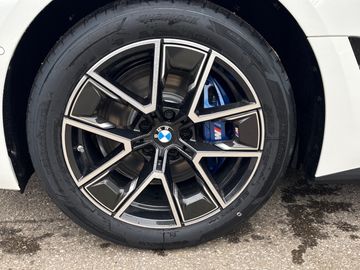 BMW i4 eDrive40 M Sportpaket HK HiFi DAB LED RFK