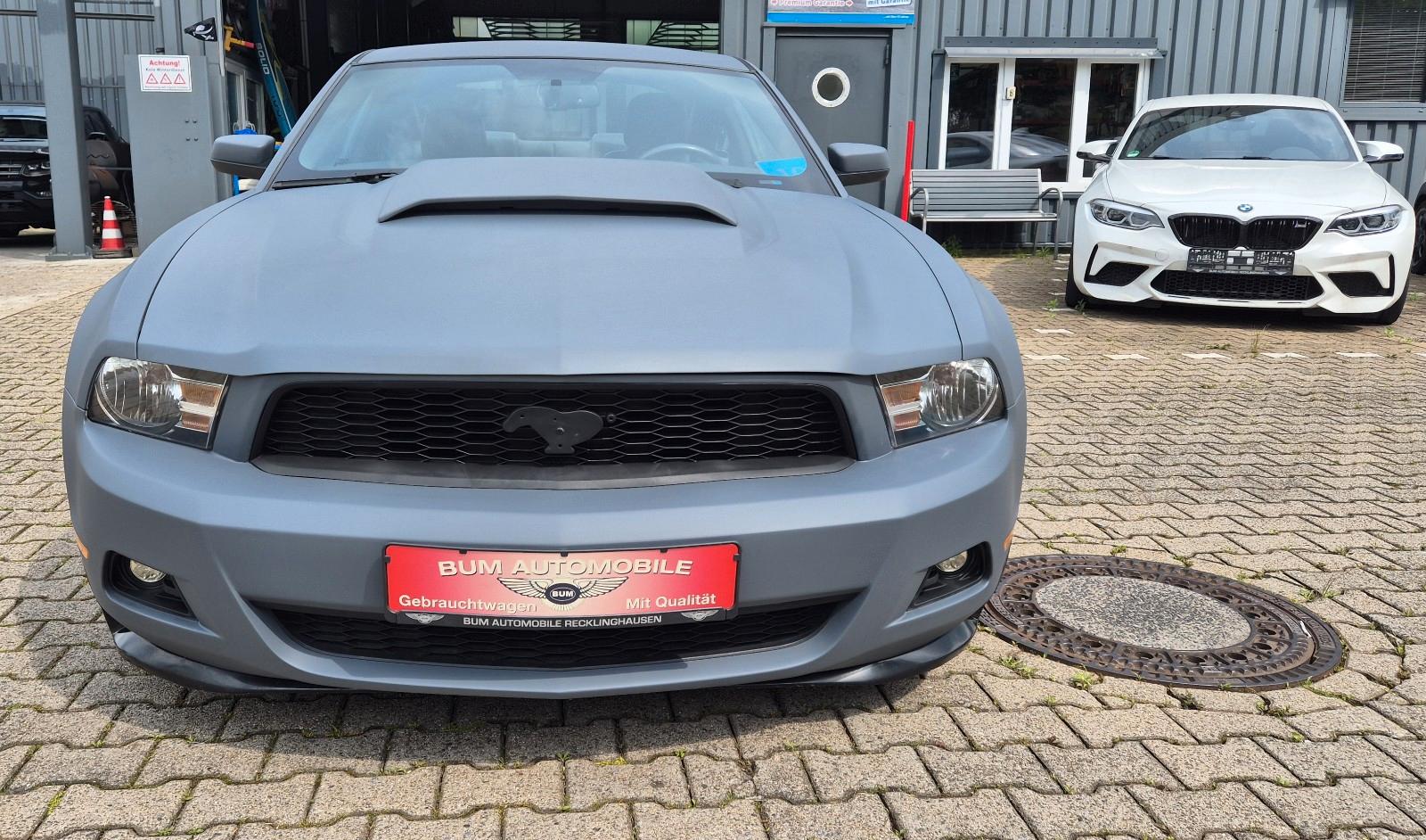 Ford 4.0 V6 Coupe Matt lackiert  Sportfahrwerk 18"