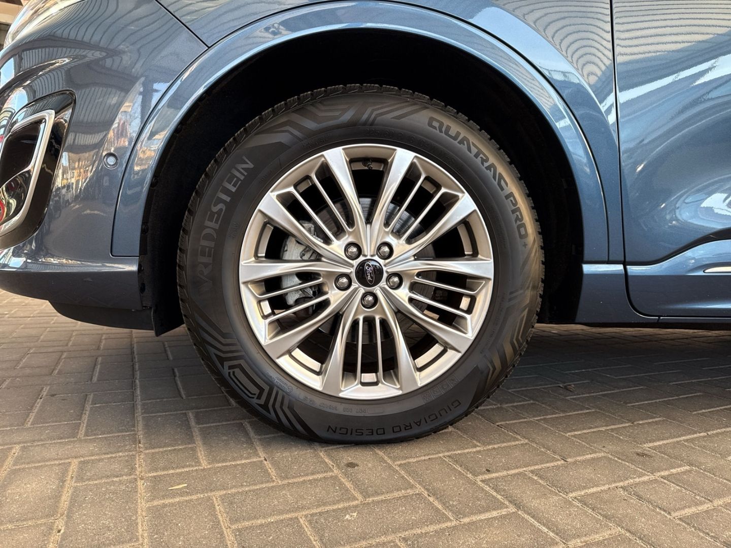 Fahrzeugabbildung Ford Kuga Hybrid Vignale/Hagelschaden/AHK schwenkb/Pa