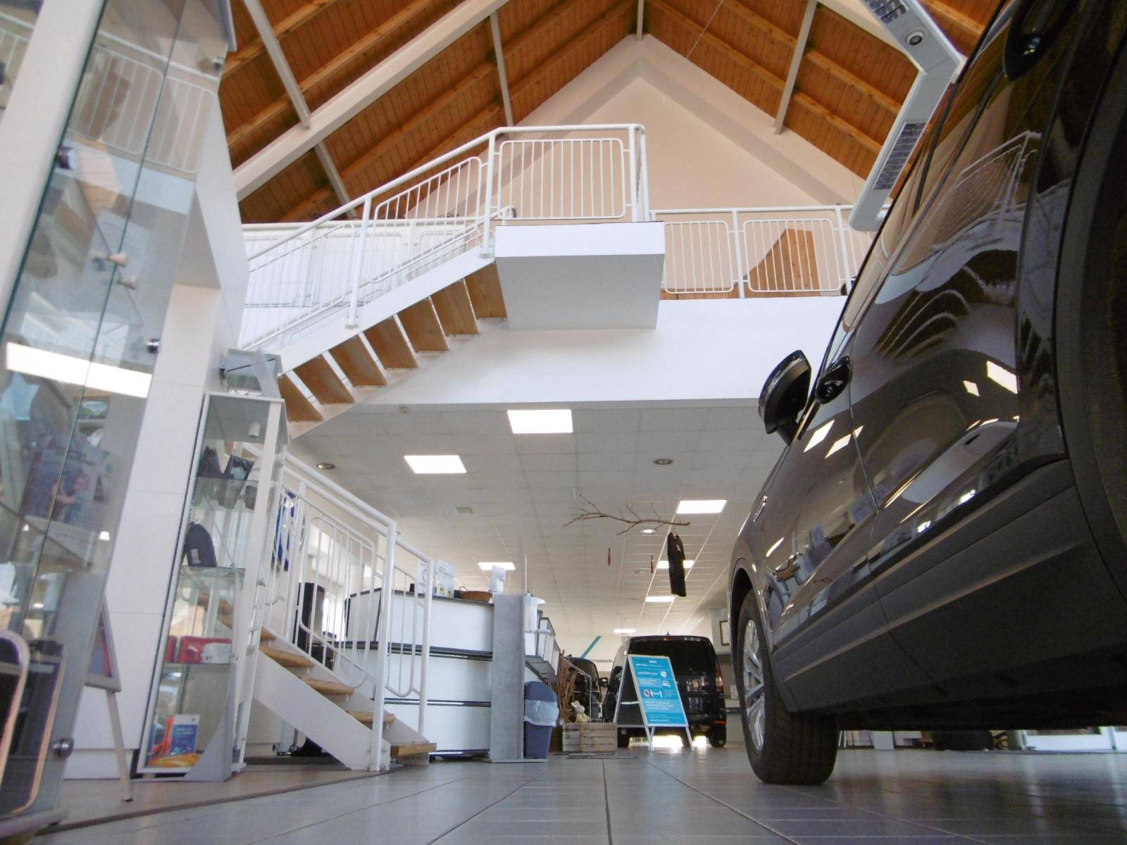 showroom-image-bottom