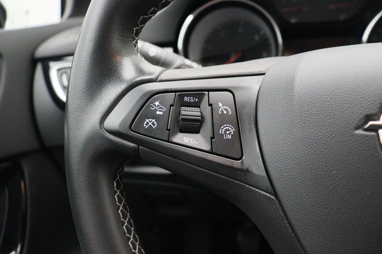 Fahrzeugabbildung Opel Astra K 1.5 Lim. Elegance LED KAMERA LDA NAVI
