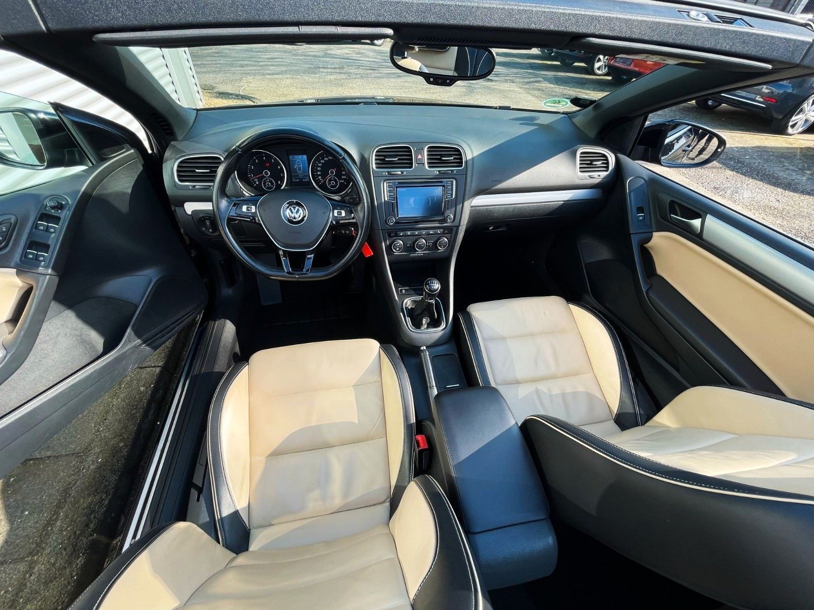 Fahrzeugabbildung Volkswagen Golf VI CABRIO EXCL EDITION KLIMAAUT LEDER NAVI