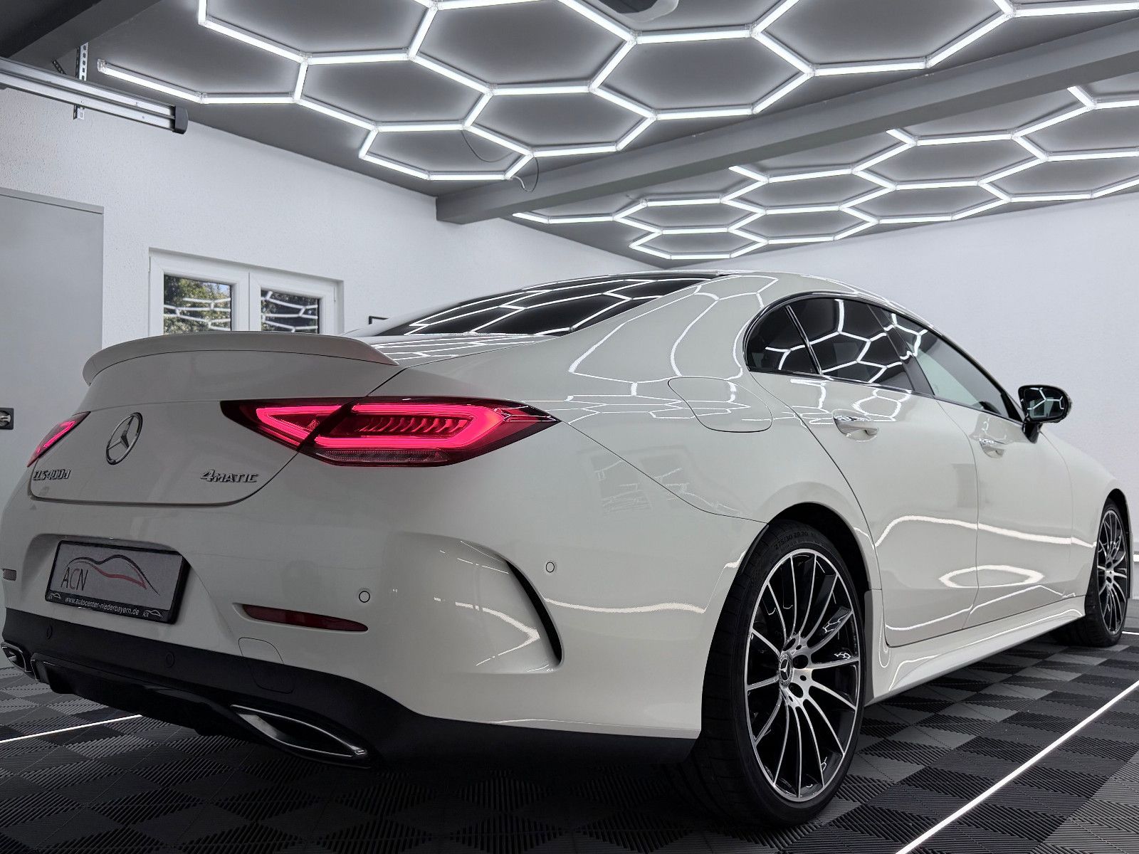 Fahrzeugabbildung Mercedes-Benz CLS 400 d 4Matic AMG-LINE/360*/BURMESTER/DESIGNO