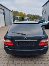 Mercedes-Benz E 280 CDI 4MATIC T AVANTGARDE Avantgarde - Mercedes-Benz E 280: Cdi 4matic