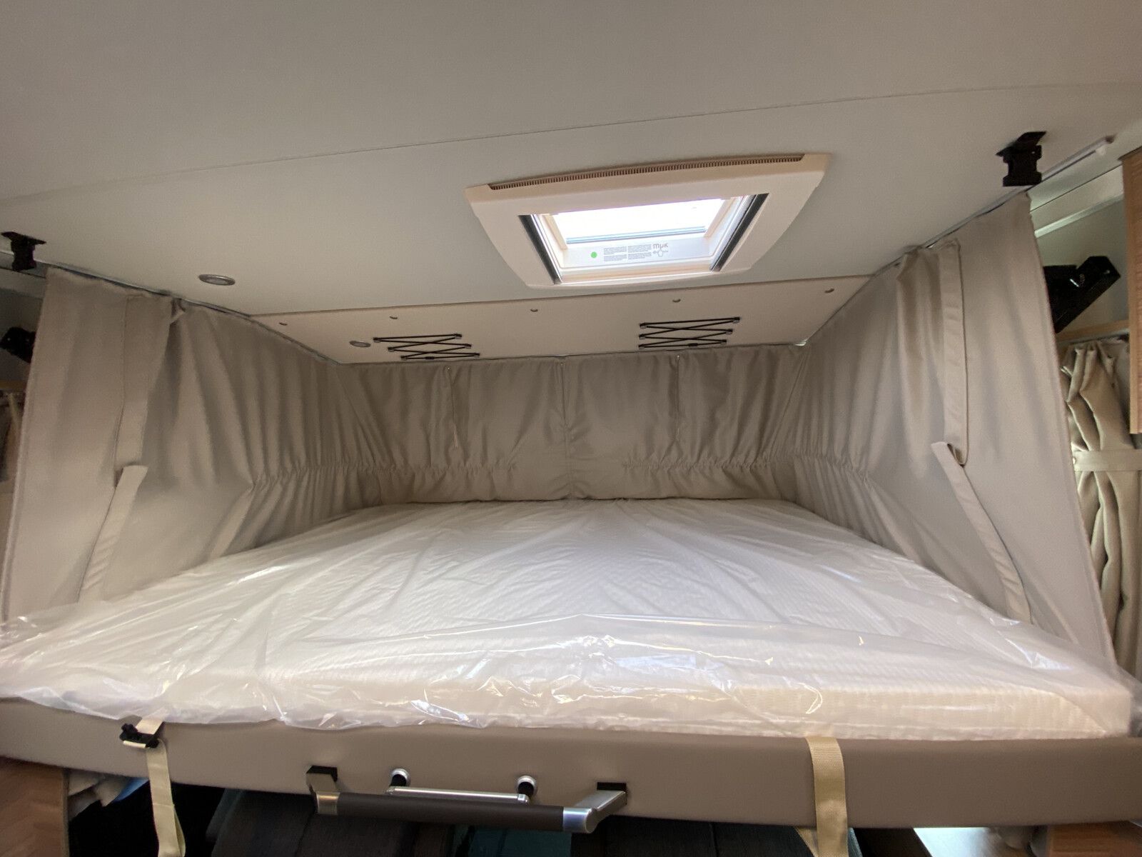 Fahrzeugabbildung Weinsberg CaraCore 650 MEG Aguti, 180 PS, Automatic, 4,4t