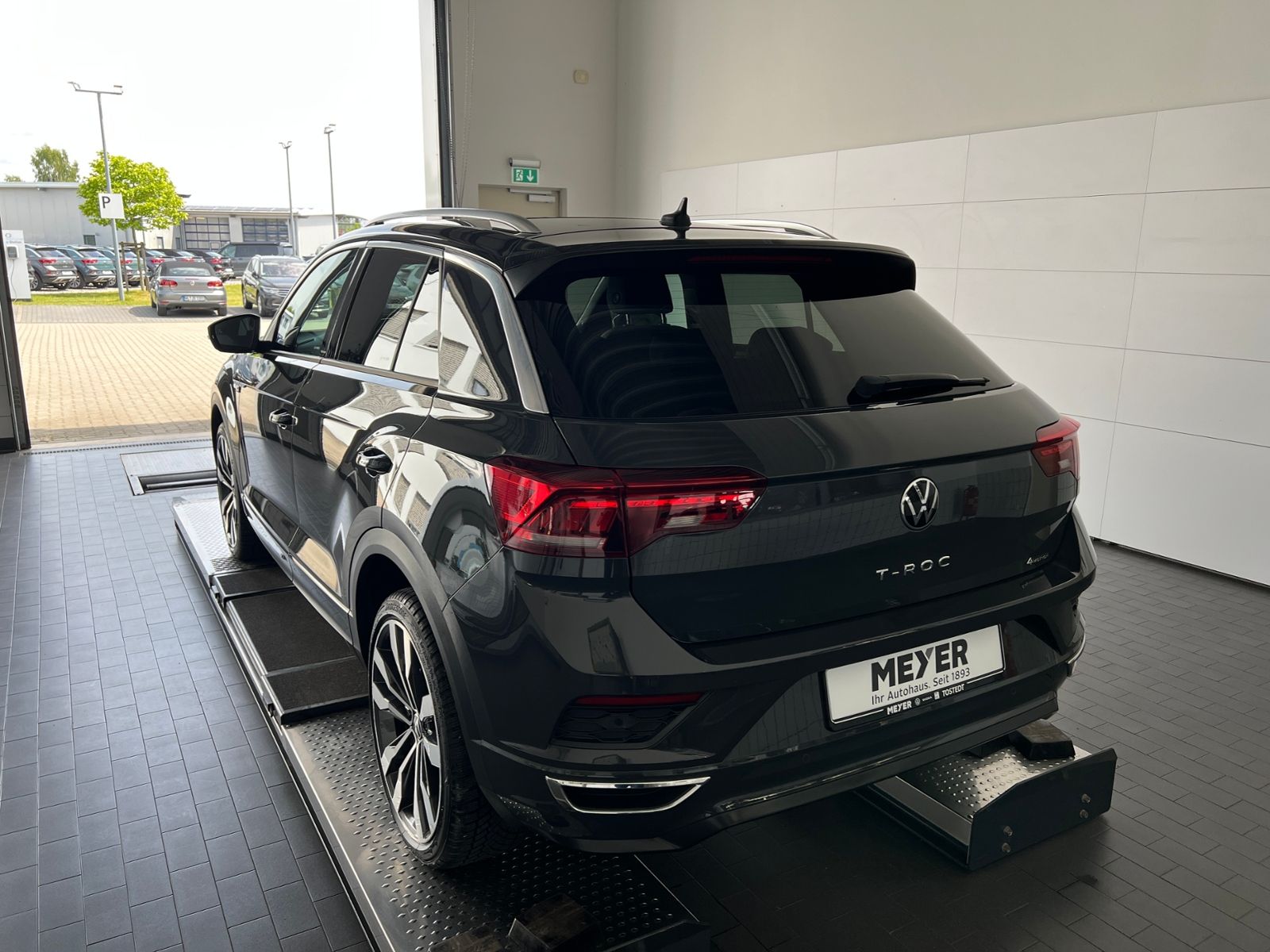Fahrzeugabbildung Volkswagen T-Roc Sport 2.0 TDI DSG 4Motion R-Line *Beats,Pa