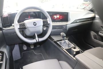 Fotografie des Opel Astra Sports Tourer 1.2 Turbo GS
