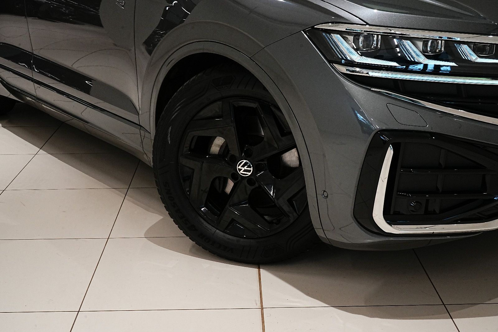 Volkswagen Touareg 3.0 R-LINE ACC HUD MEMORY KAMERA LUFTF foto 10