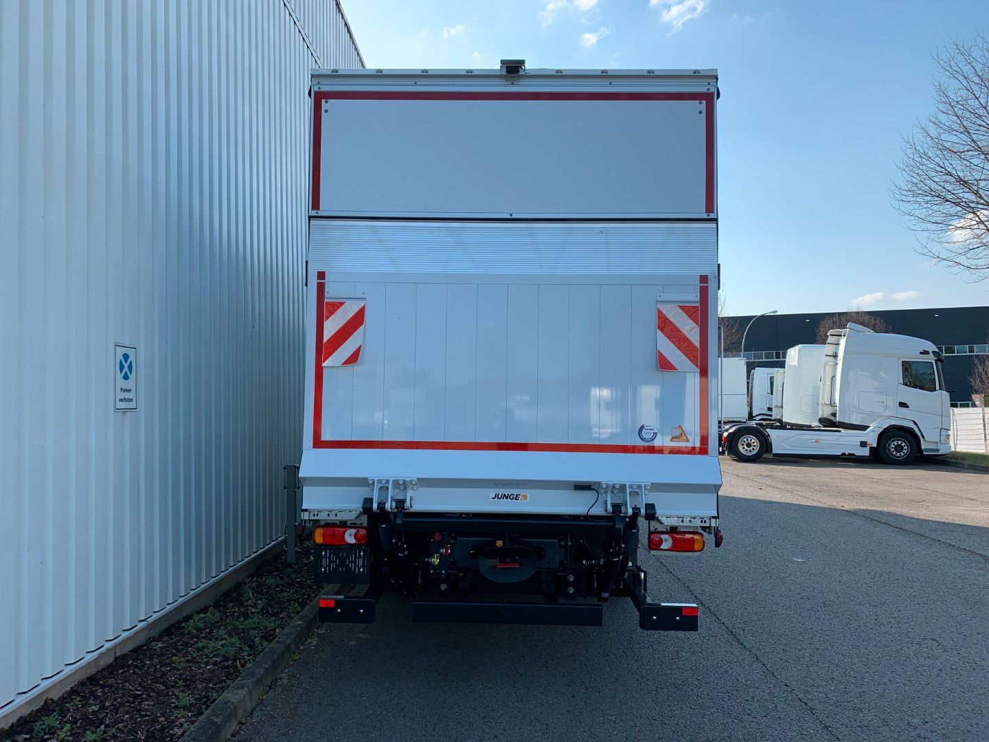Fahrzeugabbildung DAF FA XB 290 16t Curtainsider