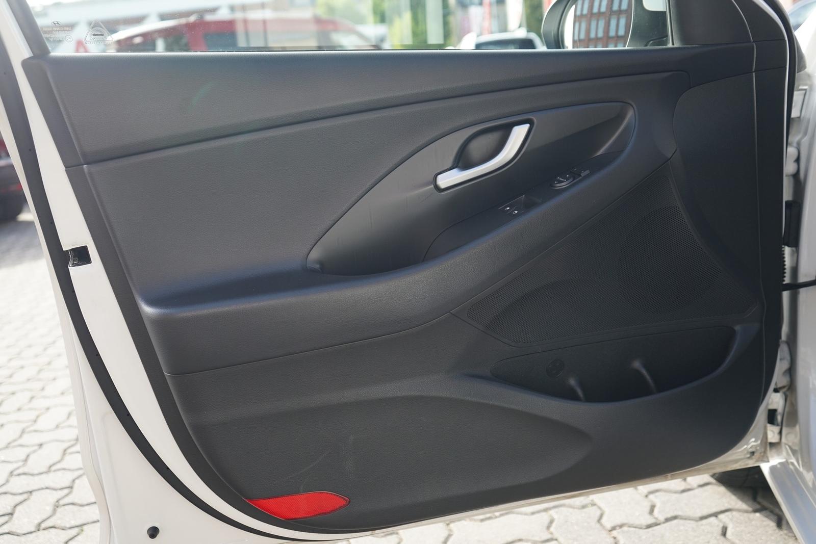 Hyundai i30 1.4 Pure Tempomat PDC Klima Tagfahrlicht USB