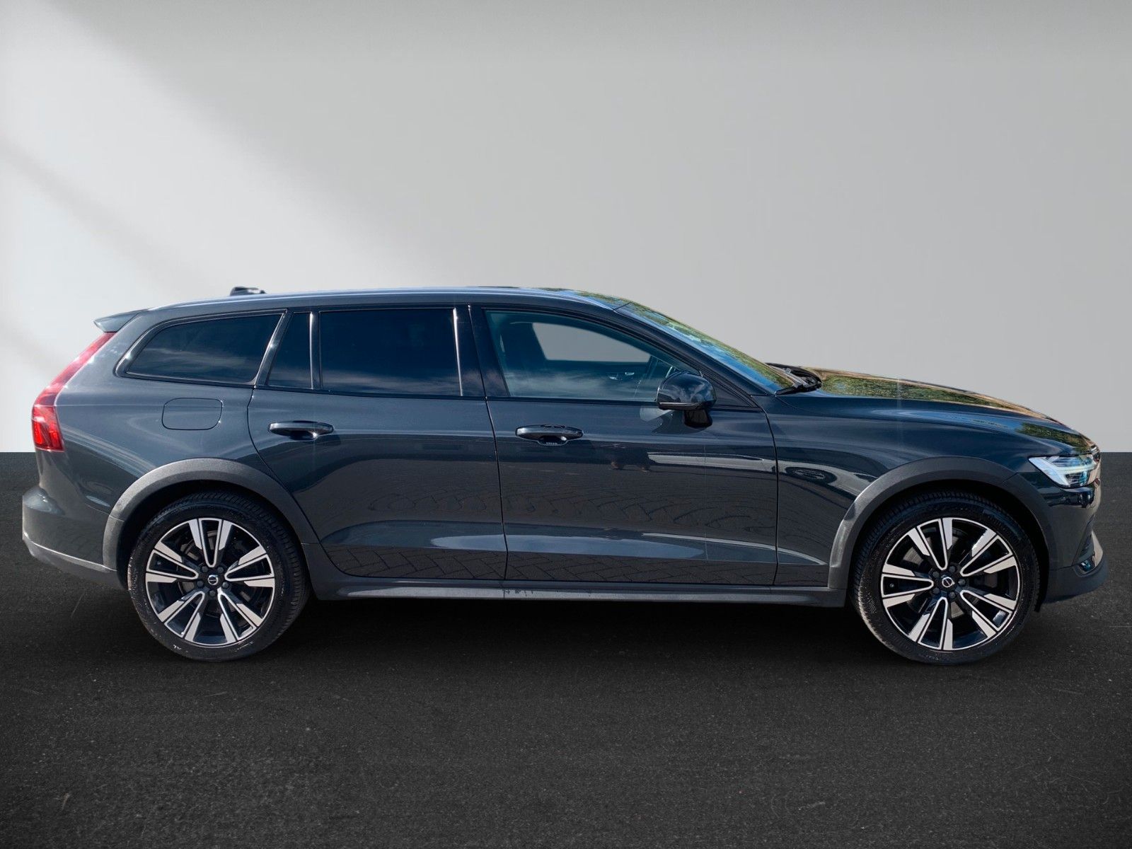 Volvo V60 Cross Country Pro AWD imagem 3